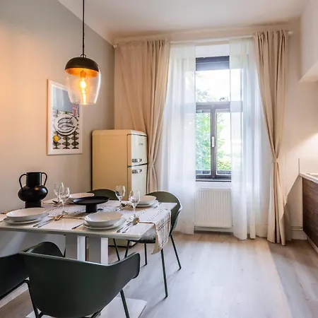 Apartment Eleven