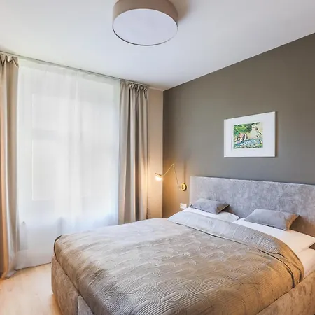 Eleven Apartment *
